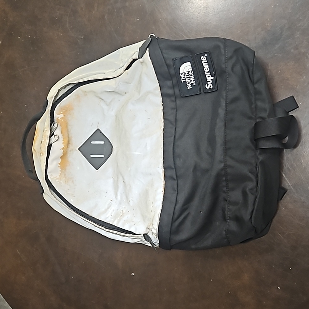 The North Face x Supreme 🎒